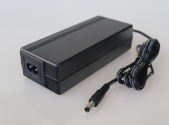 24v 3a Adaptore di alimentazione IEC61558 Certificato